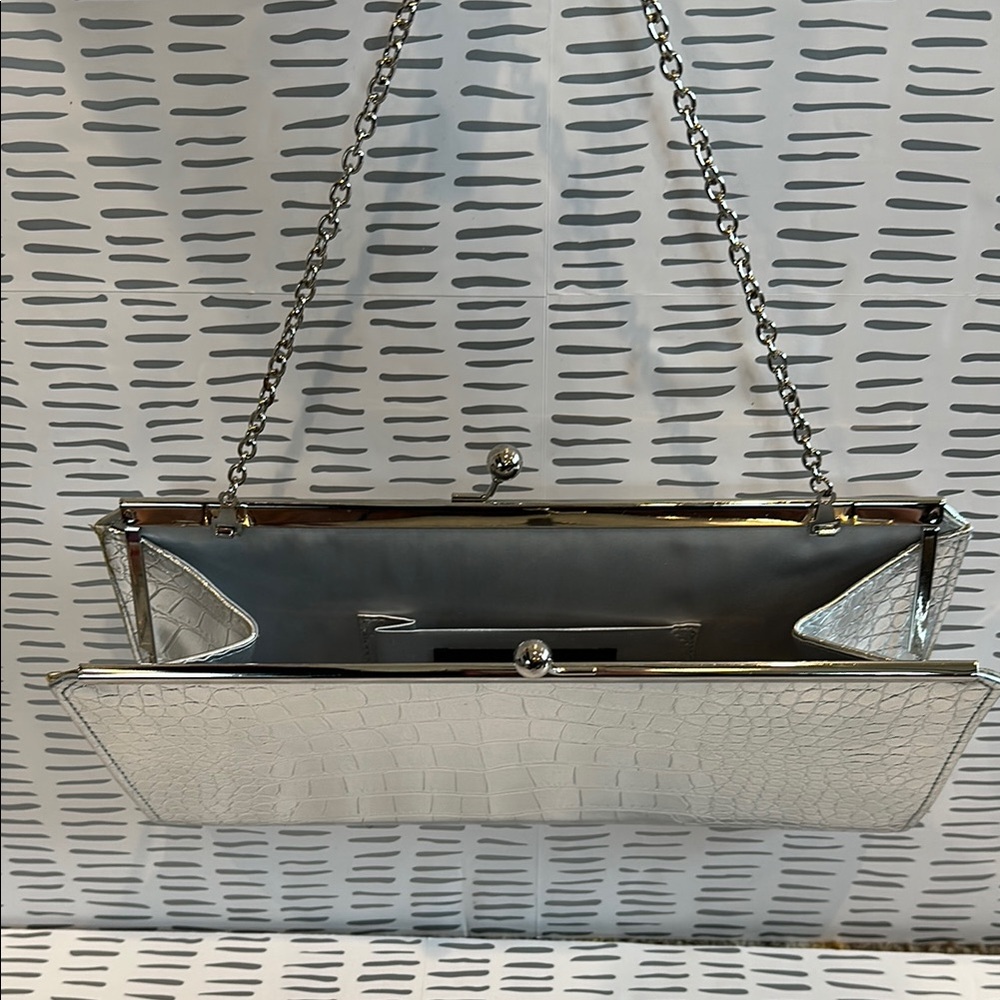 Jessica McClintock Silver Purse Silver Chain Shoulder Strap Kiss Lock Clutch Bag - Picture 4 of 6
